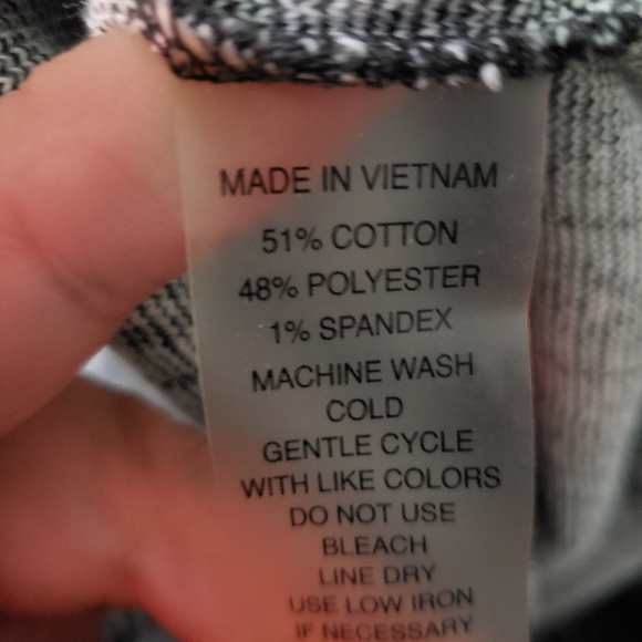 Black and white print top - Picture 3 of 3